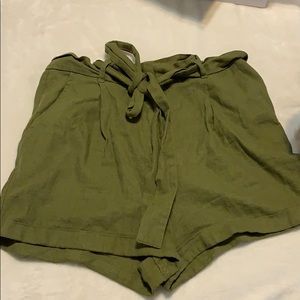 Green shorts with tie 💚